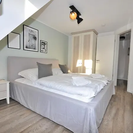 Holiday home Doppelhaushaelfte Boehler Wiesenblick *