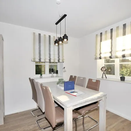 Holiday home Doppelhaushaelfte Boehler Wiesenblick *